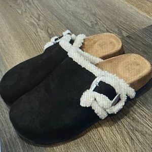 Time and Tru Women's Faux Shearling Cozy Buckle Clogs